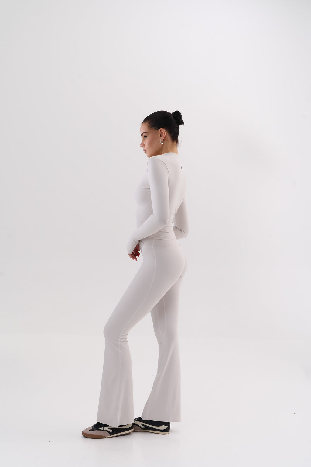 UMI Sculpt Flare Leggings – White